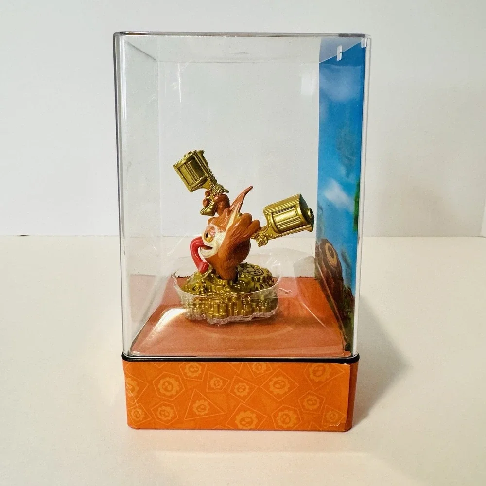 Skylanders Trap Team Eon's Elite Trigger Happy w/ Display Case
